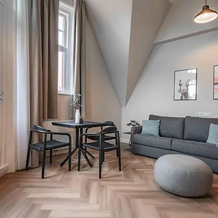 Limehome Keizerstraat Aparthotel 3*