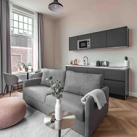 Limehome Keizerstraat 3* The Hague