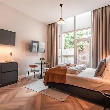 Limehome Keizerstraat 3*